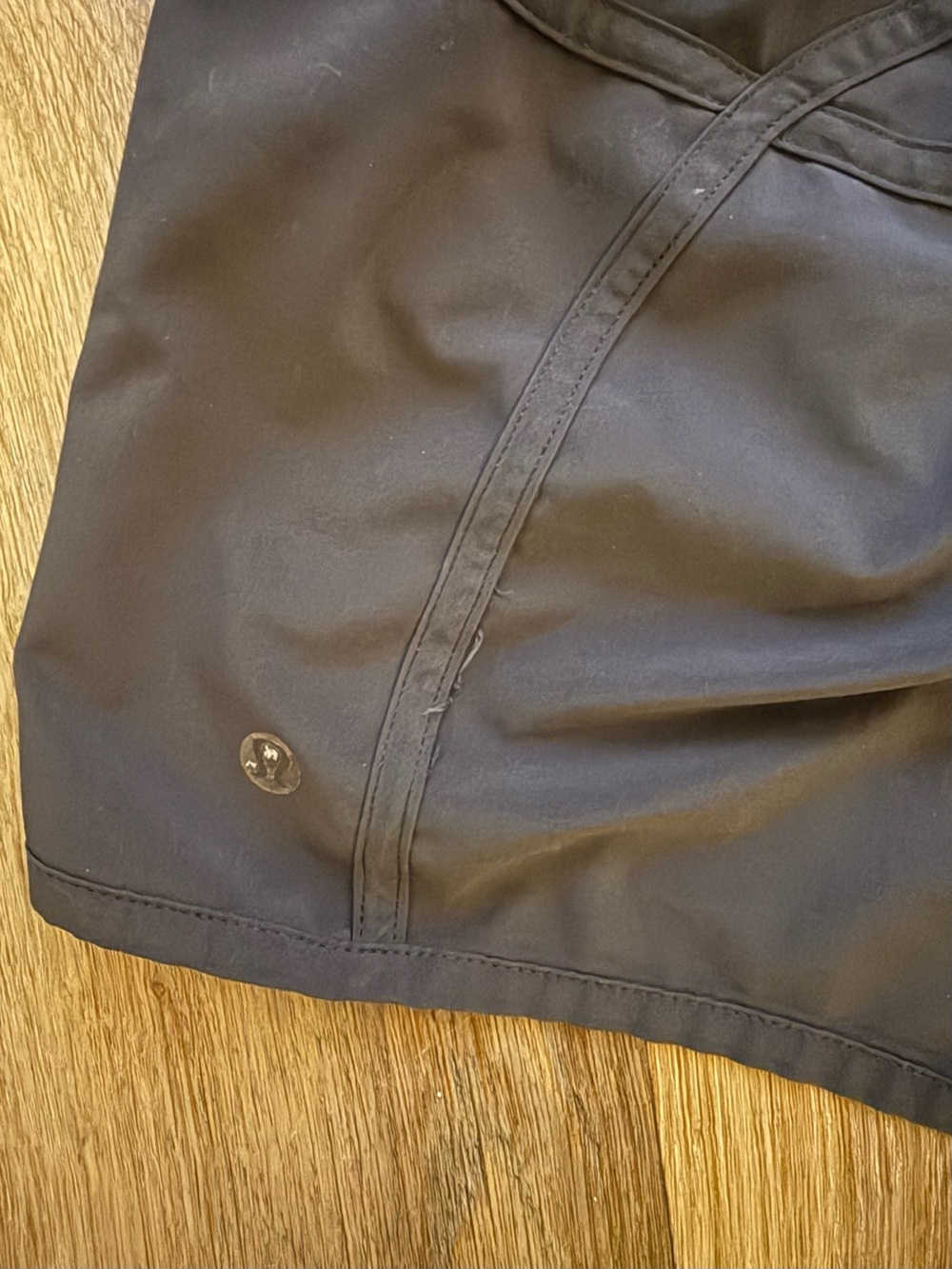 Lululemon Tracker Women’s Mid-Rised Lined Shorts 2.5” - Picture 6 of 8